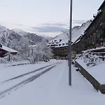 Отель Tauell 2*