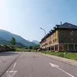 Отель Tauell 2*