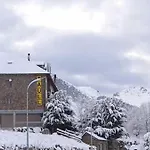 Отель Tauell 2*
