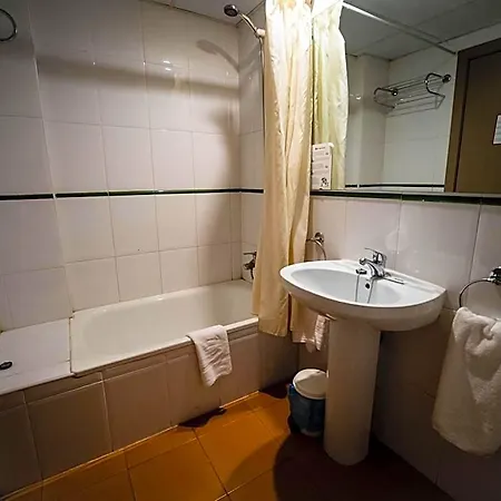 Tauell Hotel 2*
