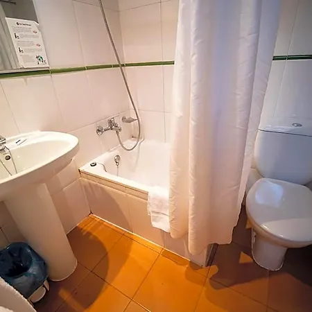 Tauell Hotel 2*
